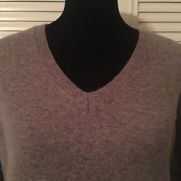 J.Crew black label v-neck sweater - Picture 3 of 8